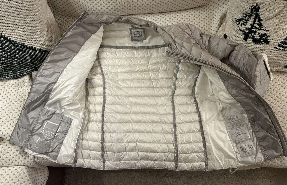 Леко пролетно дамско яке Geox сребристо с пух