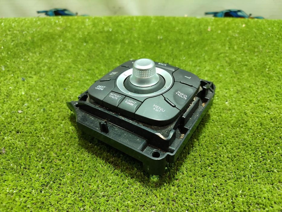 PANOU BUTOANE DE CONTROL RENAULT MEGANE III B95 1.6 DIESEL 2014 COD OEM 253B00345R / HATCHBACK / 2008-2016