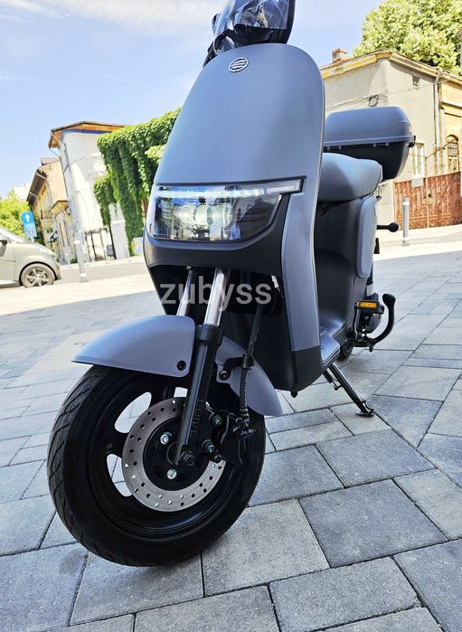 Scuter Electric Moped 800W Baterie 20Ah  Fara Înmatriculare