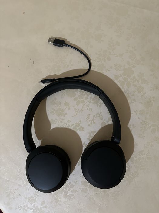 Наушник от SONY.