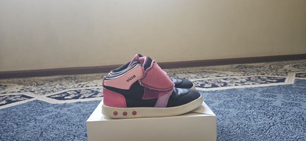 Qizlar uchun Vicco krossofkasi