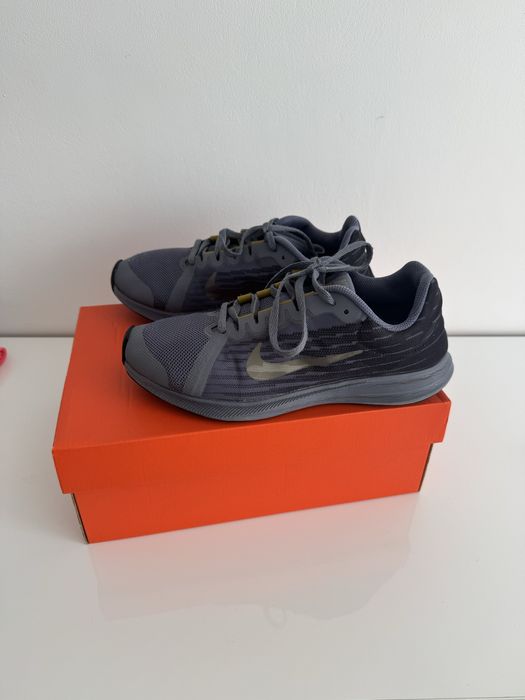 Дамски маратонки Nike