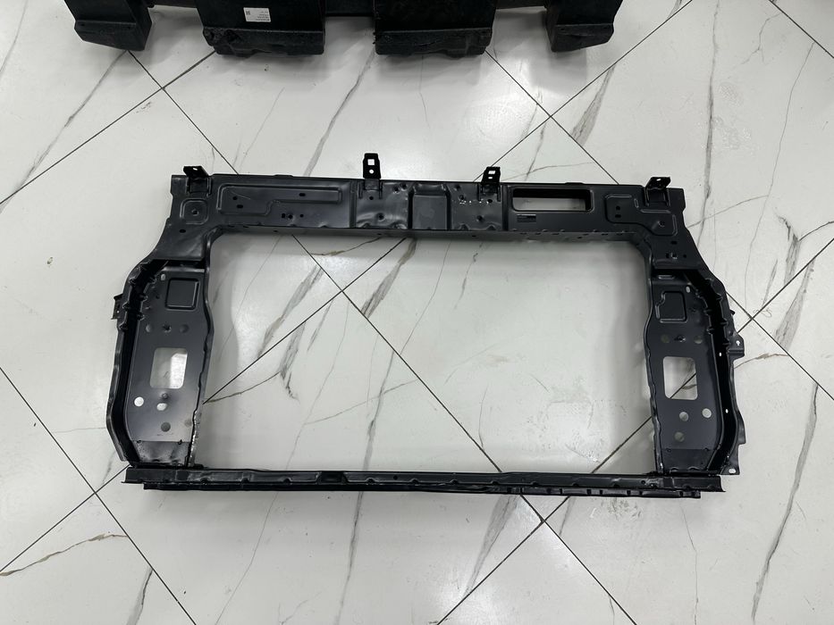 Kia Seltos Суппорт радиатора