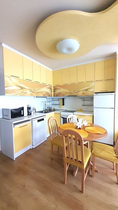 Дава се под наем Тристаен апартамент в София, Лозенец - 75 кв.м за 1047.03 € - Снимка #1