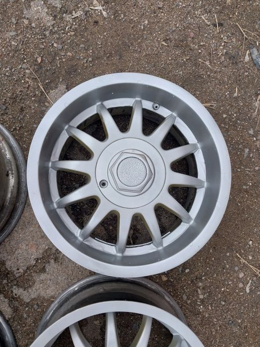 Диски R15 на Гольф 3. Два внутри вареные.