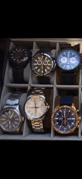 Всички са с кутии и допълнително каишки