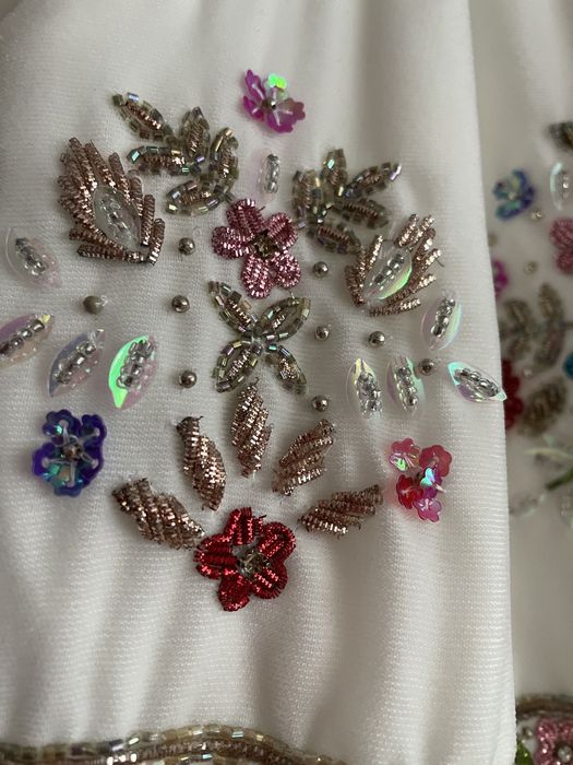 Vand rochie eleganta ,cusuta manual