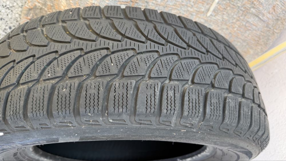 Гуми Bridgestone  225/65/17 зимни