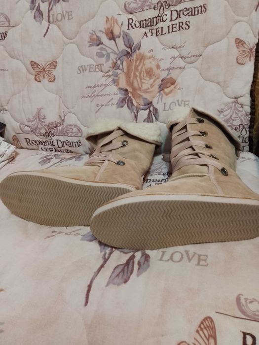 Зимни дамски велурени ботуши