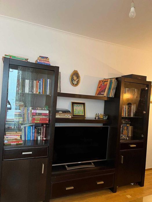Mobilier birou Mobexpert , lemn masiv si piele naturala sertare , canapea  si fotoliu piele naturala identica cu sertarele .