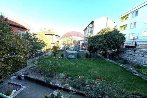 Продава се Етаж от къща в Шумен, Пожарната - 110 кв.м за 1395 €/кв.м - Снимка #19