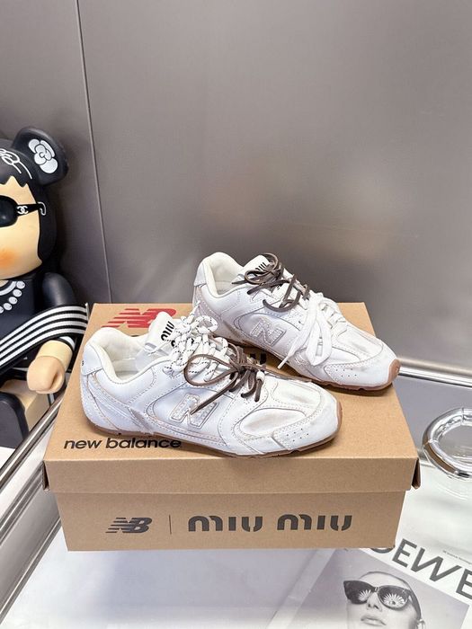 New Balance x Miu Miu дамски маратонки – бели