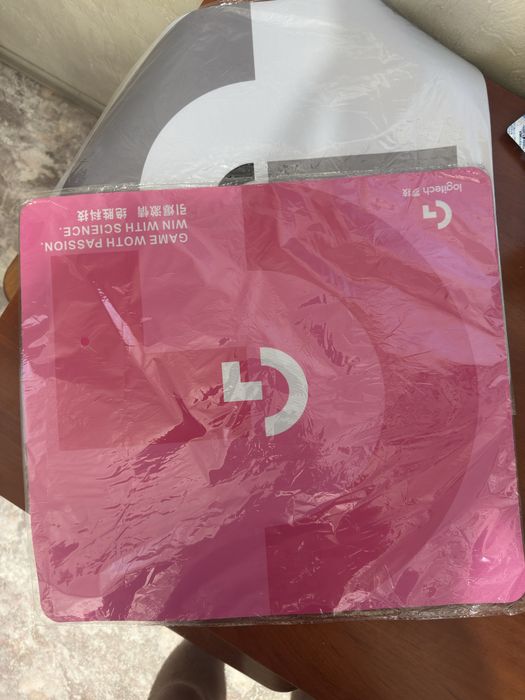 Продам игровой коврик Logitech