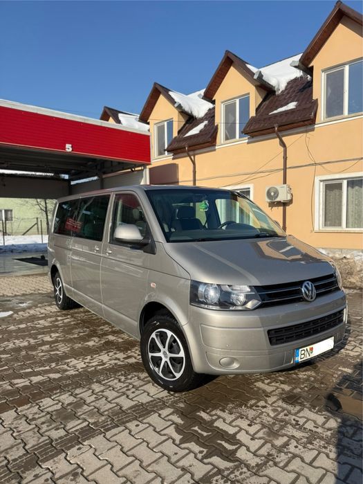 Volkswagen Caravelle 2.0 TDI – 102 CP – 2011 – 8+1 locuri – RO 2015