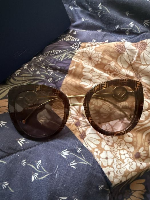 Слънчеви очила Fendi