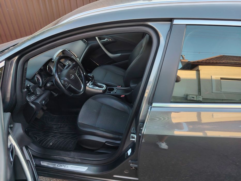 Opel Astra sports tourer stare impecabila