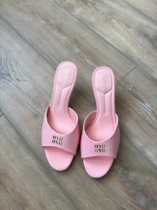 Miu Miu Чехли с котешки ток