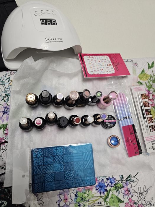 Kit manichiura semipermanenta