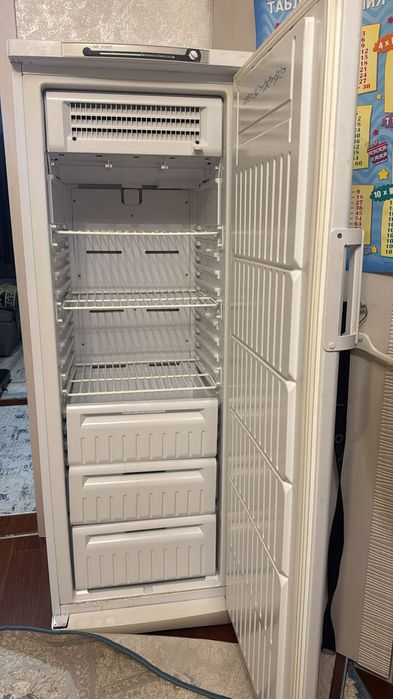 Продам морозильник