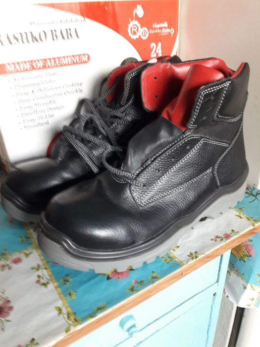 Продам спец обувь Токуши