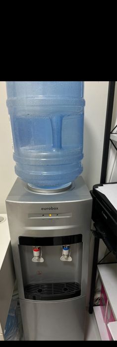 Продам диспенсер для воды