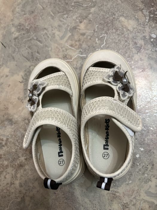 Сандалии на девочку