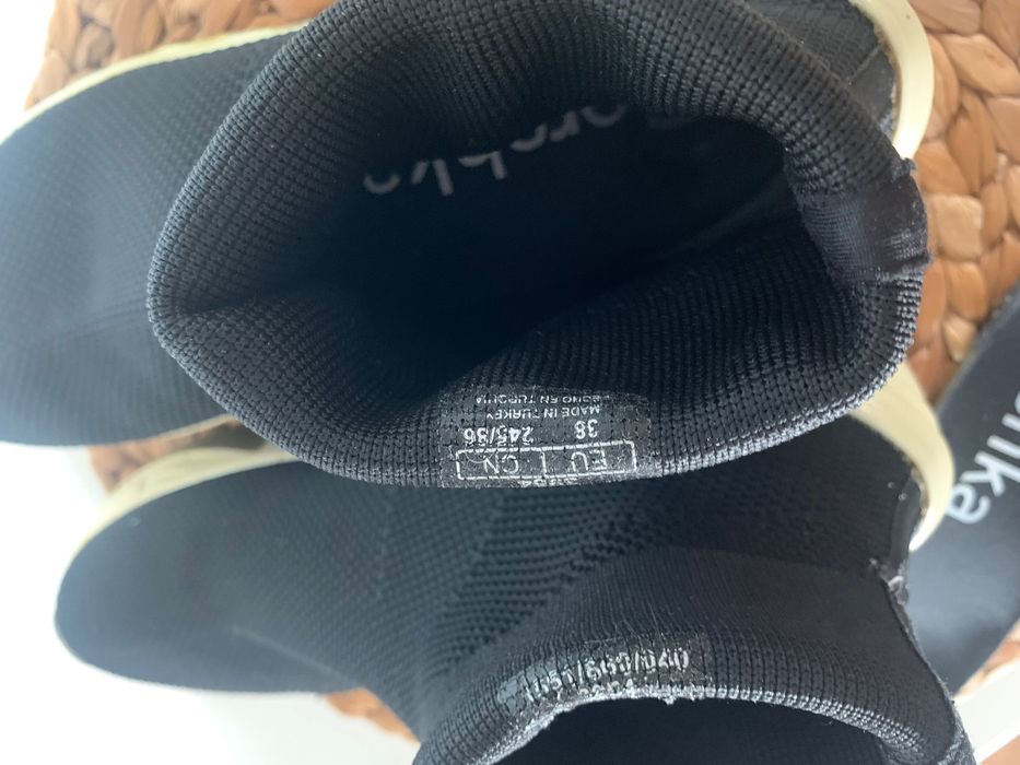 Дамски черни кецове Bershka 38- дишащи, тип чорап