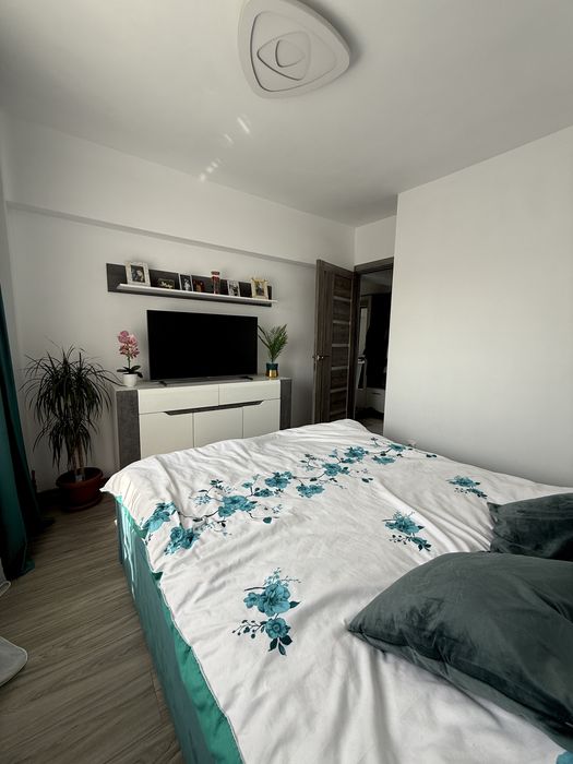 Apartamnet 2 camere decomandat la cheie