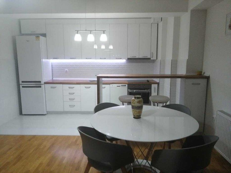 Дава се под наем Двустаен апартамент в Бургас, Славейков - 54 кв.м за 204 € - Снимка #4