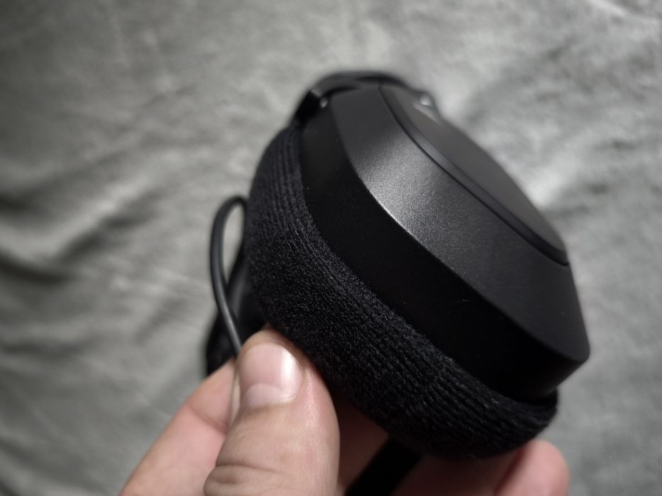 Vând căști de gaming Corsair HS80 pe cablu USB