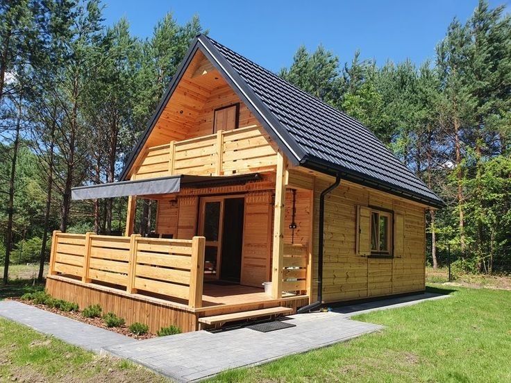 Vand case pe structura de lemn