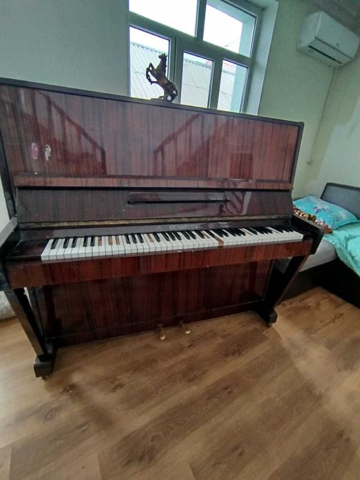 Пианино антиквариат