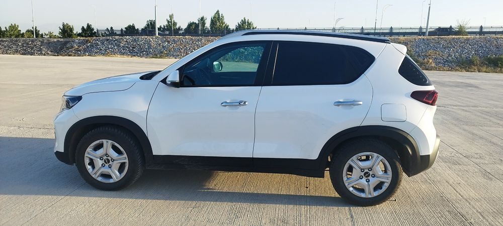 Kia sonat oq rangda