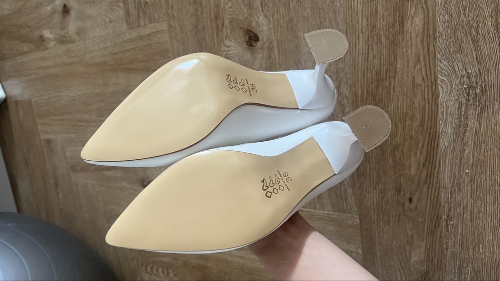 Продам туфли женские