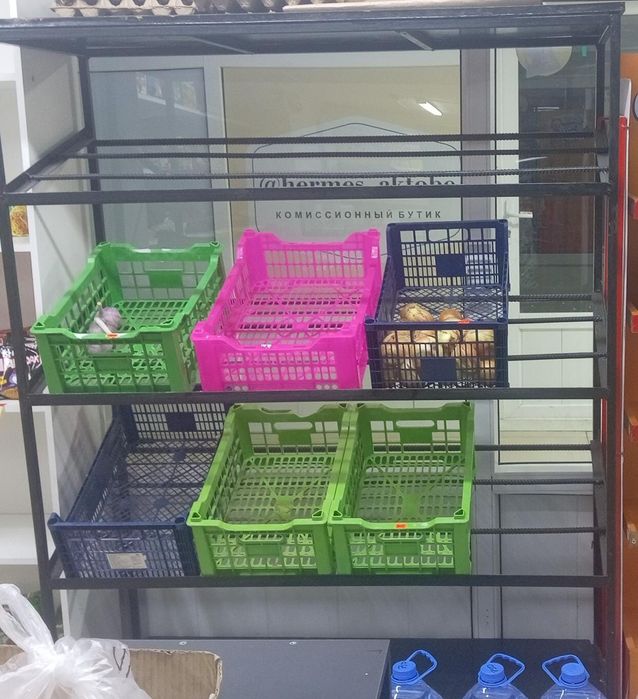 Продам полки , холодильник,для магазина