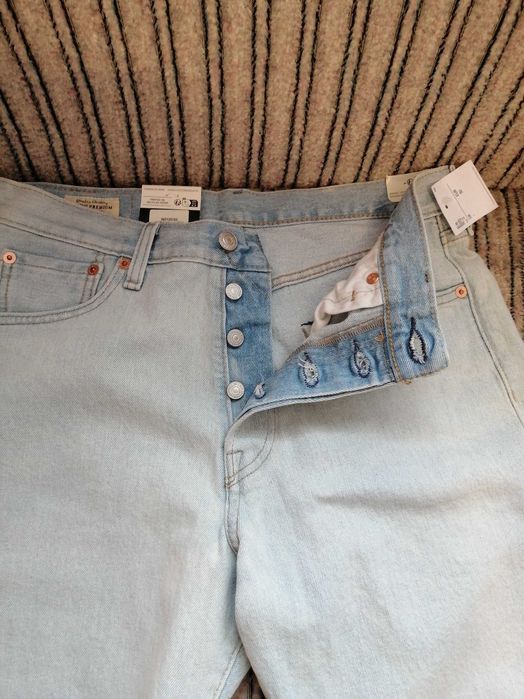 LEVIS pantaloni scurți model 501 marimea 30  Noi