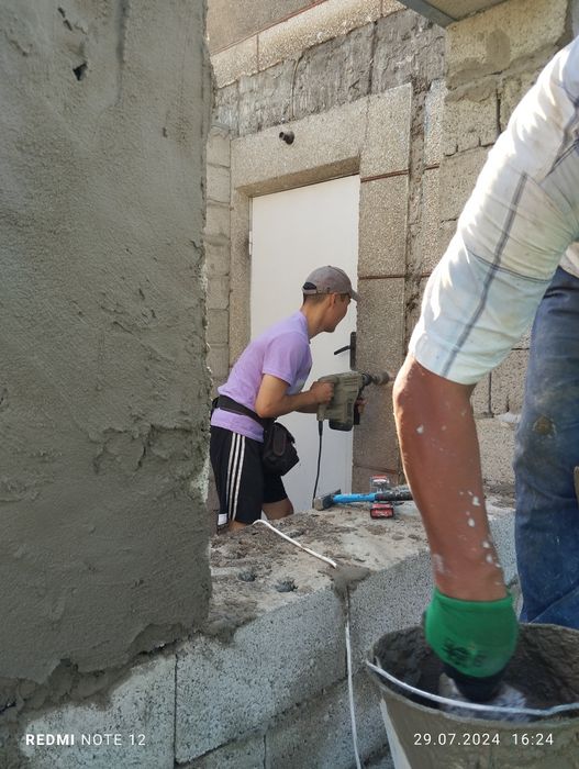 Мастер на все руки.