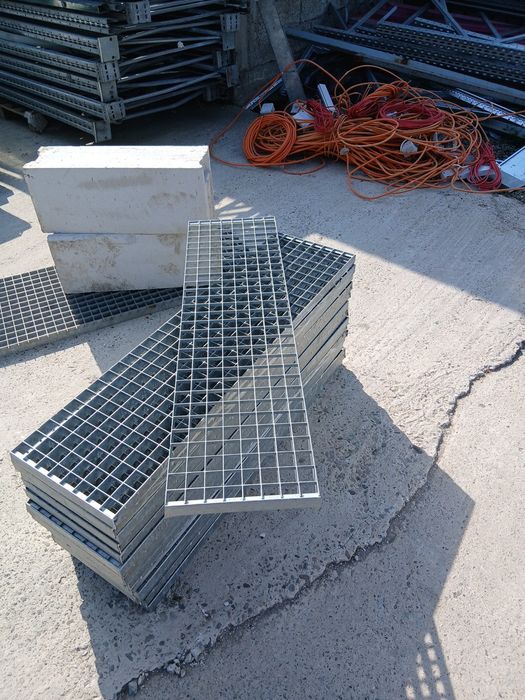 Trepte zincate galvanizate