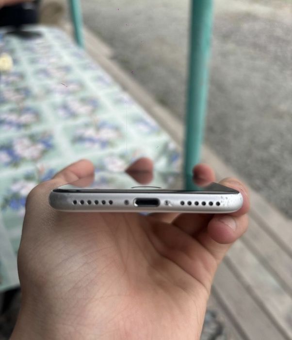 Apple IPhone SE 2020