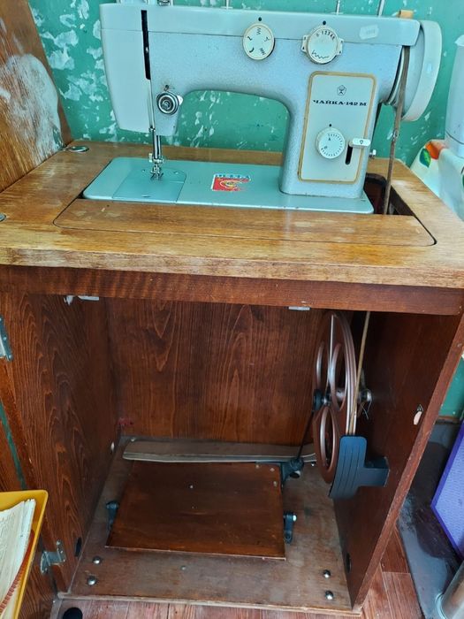 Продаётся швейная машина.