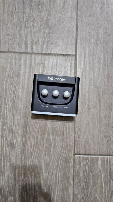 Микрофон профессиональный с подставкой