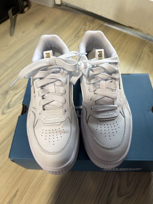 Дамски бели маратонки Puma 38 номер
