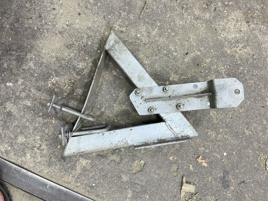 Кронштейн (упор) для лодочного прицепа усиленный б/у