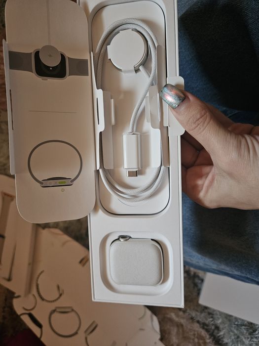 Apple - Apple Watch Series 9