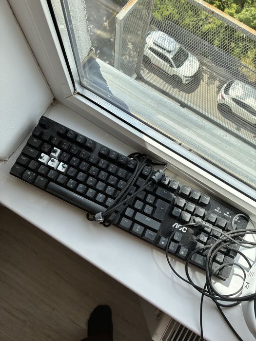 Наушники RAZER, клавиатура AOC