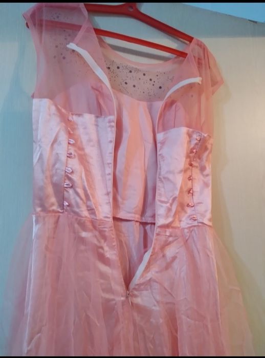 Әдемі көйлек сатылады