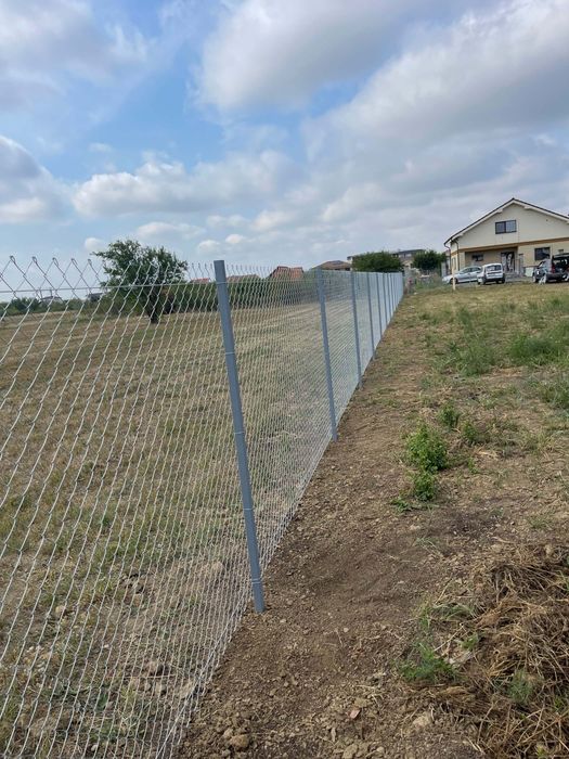 Vand garduri si porti la cererea clientului Ne deplasăm oriunde în România