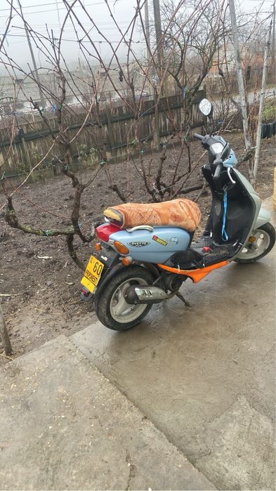 De vanzare scuter 2t 80cc mici probleme la carene