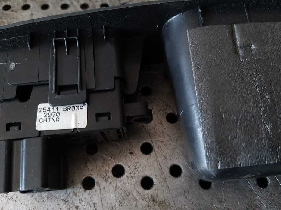 Buton geam electric dreapta fata nissan qashqai j10 25411br00a
