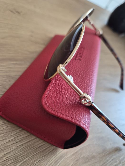 Дамски очила Guess